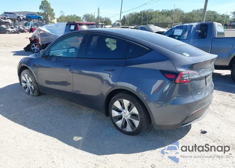 2023 Tesla Model Y Awd/Long Range Dual Motor All-Wheel Drive z USA, uszkodzony, nr VIN 7SAYGAEE1PF769999